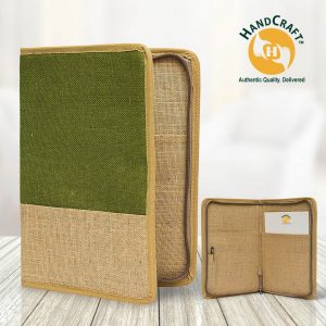 FF 021 composite with an olive-green and natural-coloured cover and perimeter zip; inset shows two pockets, a pen sleeve, pen and paper.